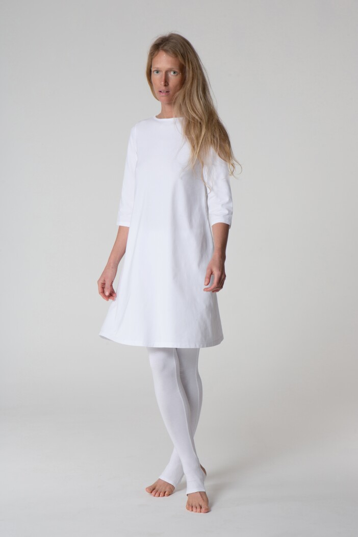 Платье-трапеция белое